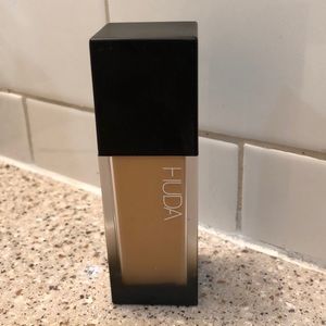 Huda Beauty Faux Filter Foundation